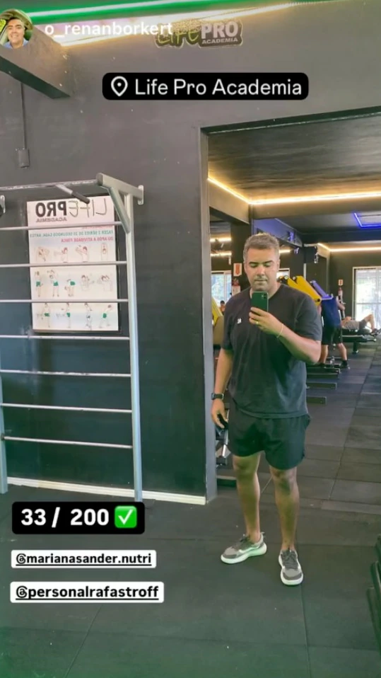 Registro de rotina de treino na academia.